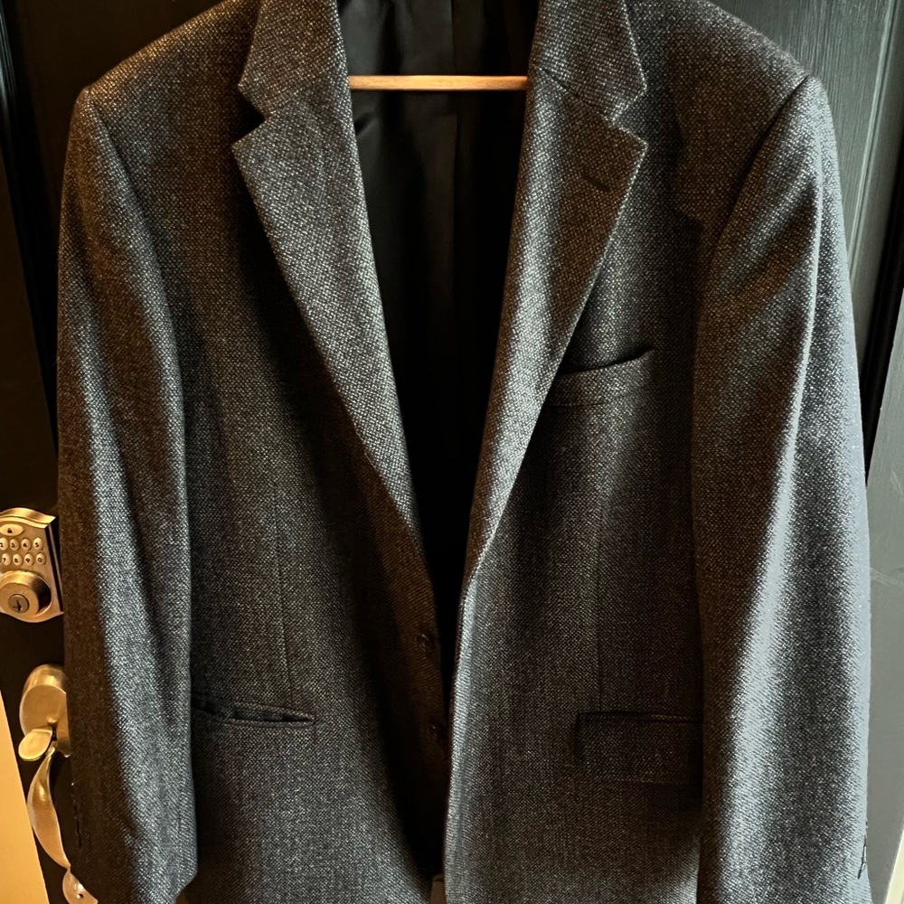 Men’s Luxury Sports Coat. Innocenti/Tom James. Italian Craftsmanship